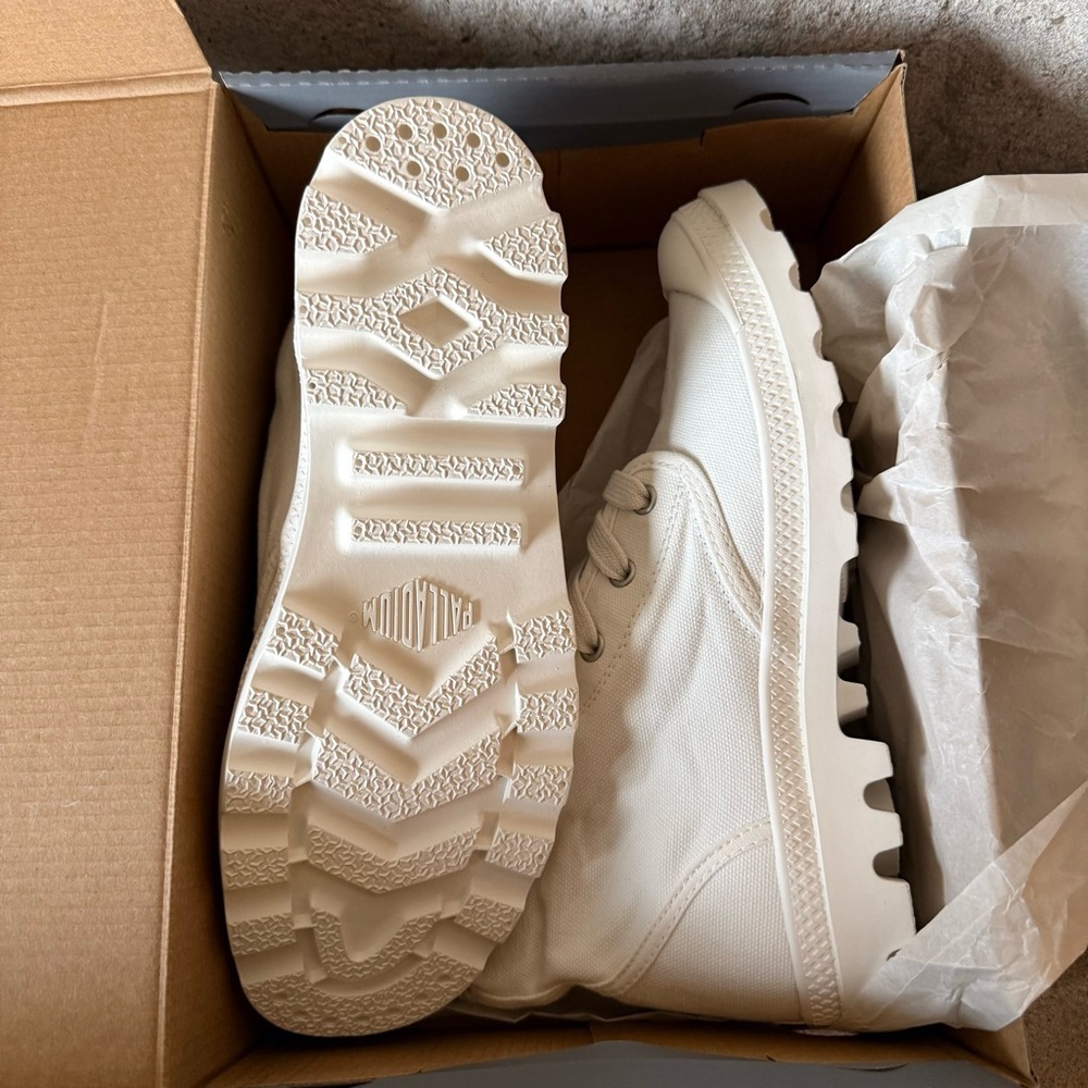 Palladium Pampa Hi White Canvas Boots Women’s Lug Sole Combat Streetwear - Picture 8 of 8